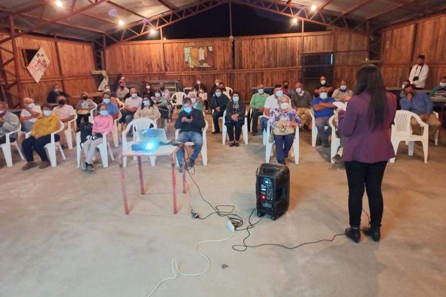 Delegación Presidencial capacitó a dirigentes sociales del sector precordillerano de San Fernando para postular al FONDES