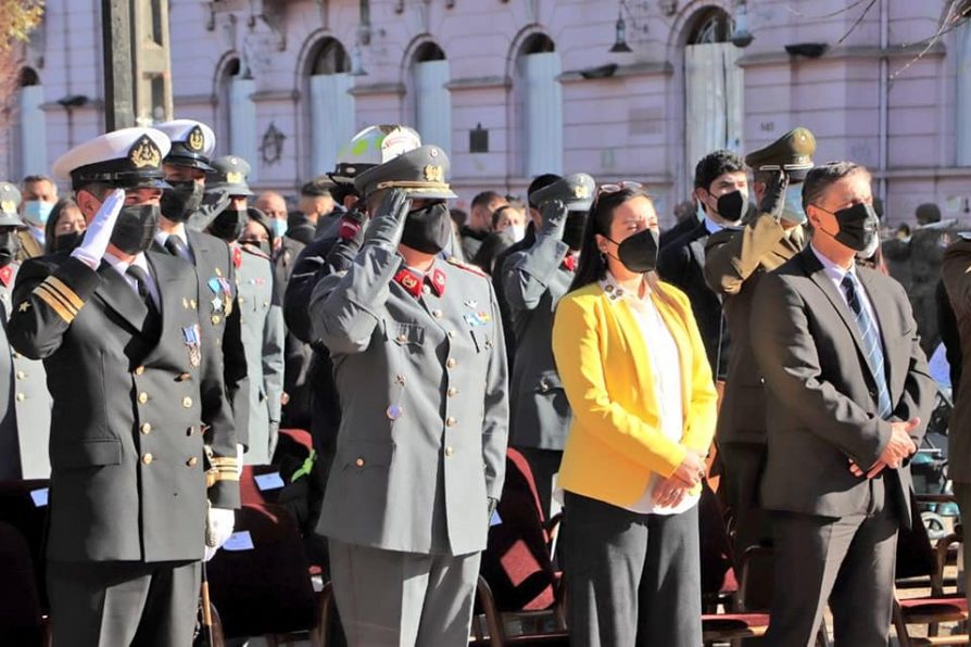 Delegada Presidencial presidió desfiles en conmemoración del 143 aniversario del Combate Naval de Iquique