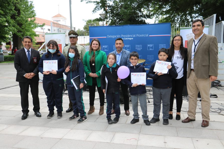 Cientos de estudiantes de Colchagua participaron de plaza ciudadana de Seguridad Pública