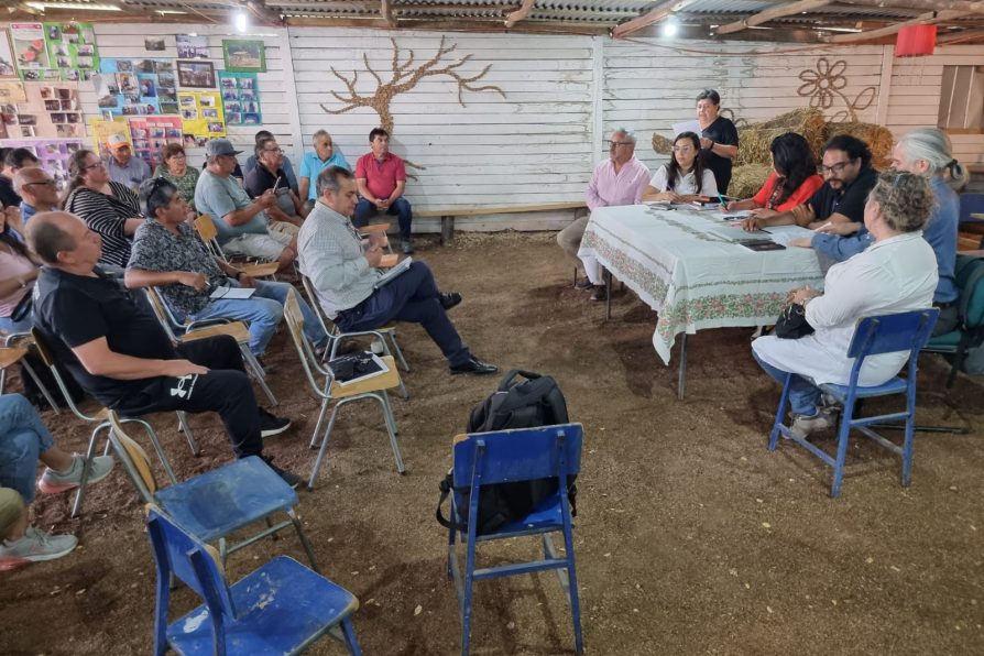 Vecinas y vecinos de Las Peñas se reunieron con autoridades para conocer detalles de proyectos ejecutados en su sector